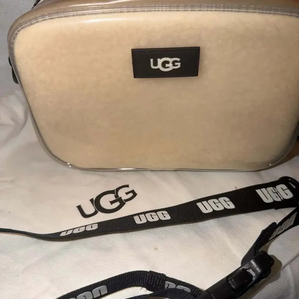 UGG Crossbody/Fanny Pack Versatile